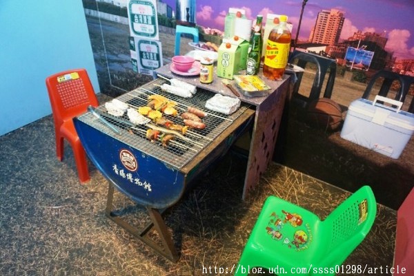 黑橋牌香腸博物館:【旅行遊記。台南南區】黑橋牌香腸博物館。復古潮旅「黑橋牌」老品牌 全台第一家香腸觀光工廠