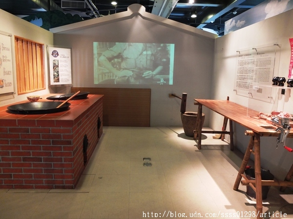 黑橋牌香腸博物館:【旅行遊記。台南南區】黑橋牌香腸博物館。復古潮旅「黑橋牌」老品牌 全台第一家香腸觀光工廠