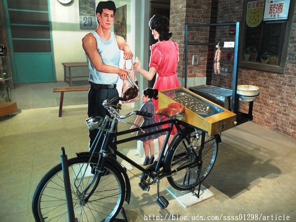 黑橋牌香腸博物館:【旅行遊記。台南南區】黑橋牌香腸博物館。復古潮旅「黑橋牌」老品牌 全台第一家香腸觀光工廠