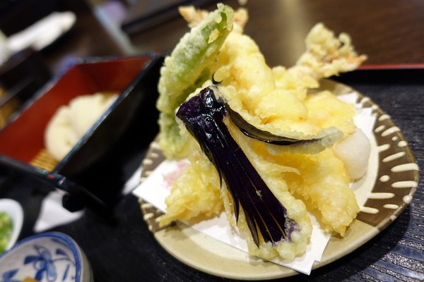 稻庭養助饂飩專門店(松江店):(胖樺食記)台北松江路美食,如絲綢般細緻讓人陶醉的烏龍麵:「稻庭養助饂飩專門店(松江店) 」