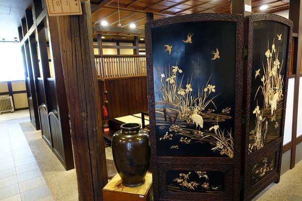 稻庭養助饂飩專門店(松江店):(胖樺食記)台北松江路美食,如絲綢般細緻讓人陶醉的烏龍麵:「稻庭養助饂飩專門店(松江店) 」