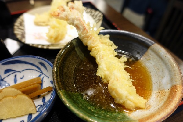 稻庭養助饂飩專門店(松江店):(胖樺食記)台北松江路美食,如絲綢般細緻讓人陶醉的烏龍麵:「稻庭養助饂飩專門店(松江店) 」