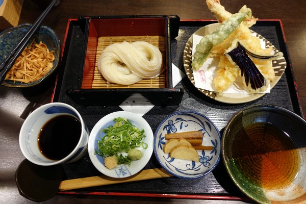 稻庭養助饂飩專門店(松江店):(胖樺食記)台北松江路美食,如絲綢般細緻讓人陶醉的烏龍麵:「稻庭養助饂飩專門店(松江店) 」