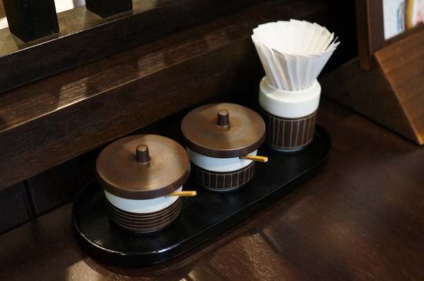 稻庭養助饂飩專門店:(胖樺食記)台北市松江路超級好吃的烏龍麵「稻庭養助饂飩專門店」。雪白如絲綢般的麵條讓人一秒到日本。