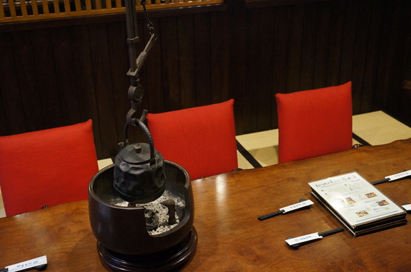 稻庭養助饂飩專門店:(胖樺食記)台北市松江路超級好吃的烏龍麵「稻庭養助饂飩專門店」。雪白如絲綢般的麵條讓人一秒到日本。