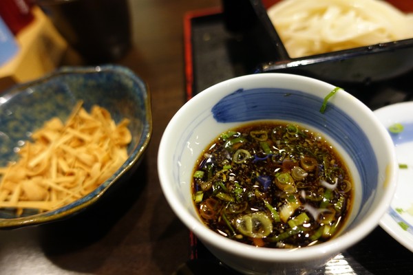 稻庭養助饂飩專門店(松江店):(胖樺食記)台北松江路美食,如絲綢般細緻讓人陶醉的烏龍麵:「稻庭養助饂飩專門店(松江店) 」