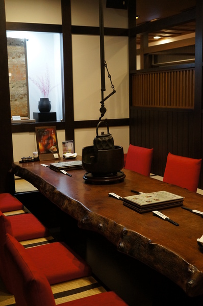 稻庭養助饂飩專門店:(胖樺食記)台北市松江路超級好吃的烏龍麵「稻庭養助饂飩專門店」。雪白如絲綢般的麵條讓人一秒到日本。