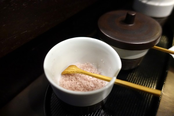 稻庭養助饂飩專門店(松江店):(胖樺食記)台北松江路美食,如絲綢般細緻讓人陶醉的烏龍麵:「稻庭養助饂飩專門店(松江店) 」