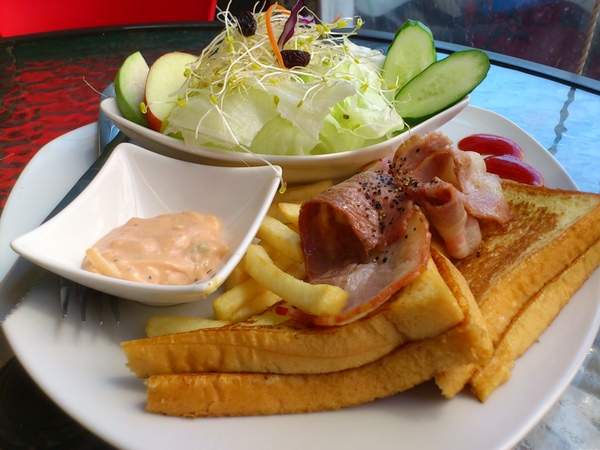 58の轉角手做三明治咖啡工坊：驚為天人的轉角...早安~58の轉角手做三明治/咖啡工坊