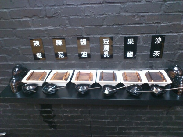 御青方麻辣臭豆腐(沙鹿店)：服務100~~~御青方麻辣臭豆腐/沙鹿店