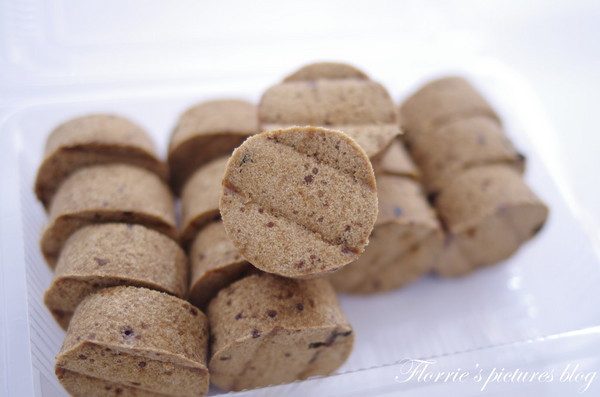 振地餅舖：宜蘭(市)美食~振地餅鋪~酸酸甜甜的李仔(鹹)糕，真是好吃丫