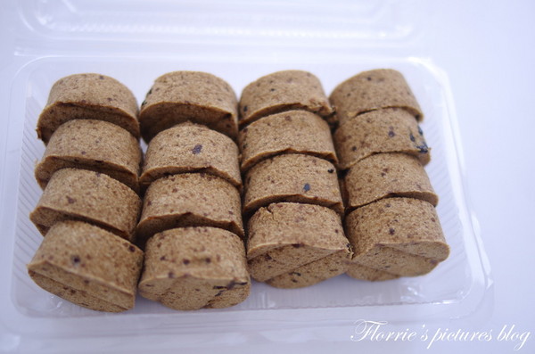 振地餅舖：宜蘭(市)美食~振地餅鋪~酸酸甜甜的李仔(鹹)糕，真是好吃丫