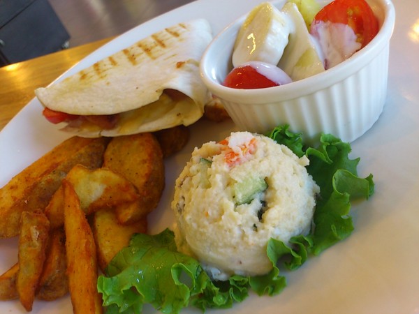 MOCHA JANE'S 摩卡珍思(尼克咖啡四號店)：慵懶早晨~~跟MOCHA JANE'S 來個早餐約會吧!