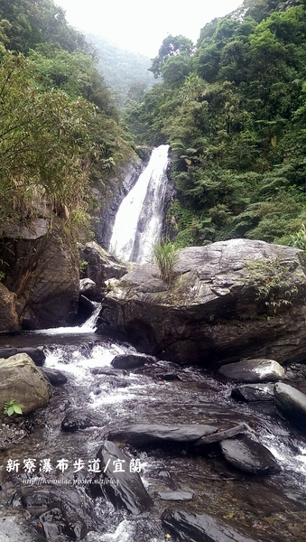新寮瀑布：【宜蘭縣冬山鄉/遊記】肉腳型也可以輕鬆達陣的輕鬆級步道  ✿✿ 新寮瀑布步道 ✿✿