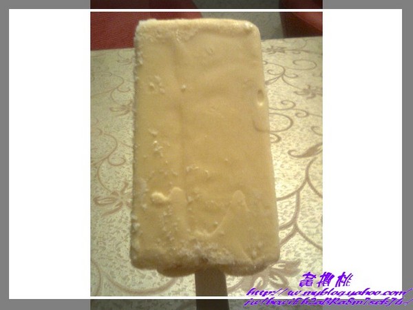 明治北海道哈密瓜雪糕：(全家超商)明治北海道哈密瓜雪糕