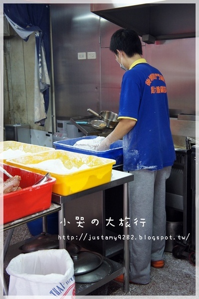 後埔戰鬥雞排：[新北市。板橋區] ★大發現★ 肉質鮮嫩多汁和曲線瓶一樣高大の雞排『哩災嗯災』!!!!!!!!!!!!!!!!!