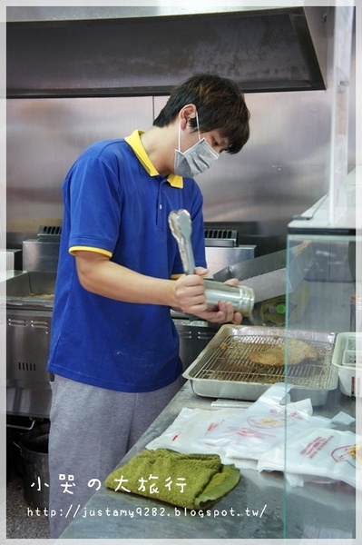 後埔戰鬥雞排：[新北市。板橋區] ★大發現★ 肉質鮮嫩多汁和曲線瓶一樣高大の雞排『哩災嗯災』!!!!!!!!!!!!!!!!!