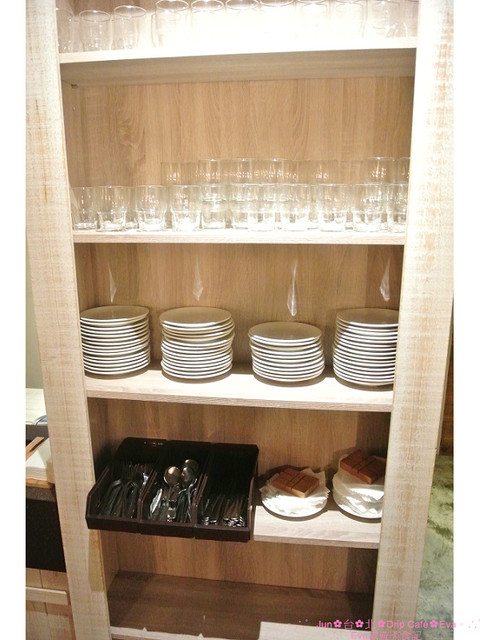 Drip Cafe 好滴：【食記】oO。。台北　Drip Cafe（好滴咖啡）　風糜美國紐約的新式甜點，在台灣就可以吃的到啦～香酥內軟，回訪率１００！。o○。