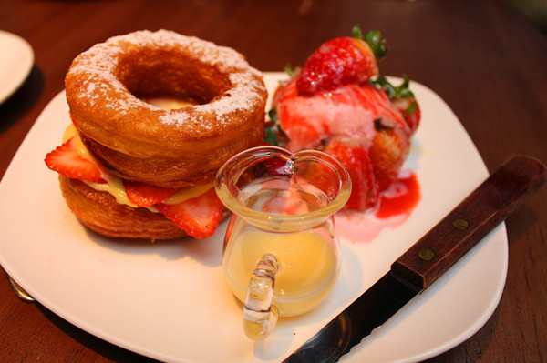 Drip Cafe 好滴：[台北] 好滴可拿滋X牛肉起司 = 美好的一天