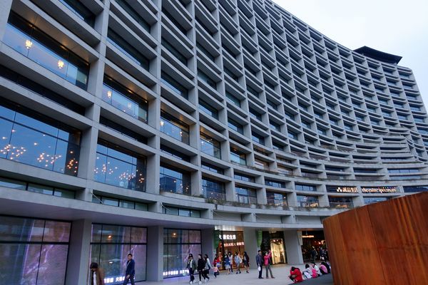 Drip Cafe 好滴：(胖樺食記)甜點及飲料會將人制約的「好滴咖啡」。冷熱交織的可拿滋讓人念茲在茲無法忘懷