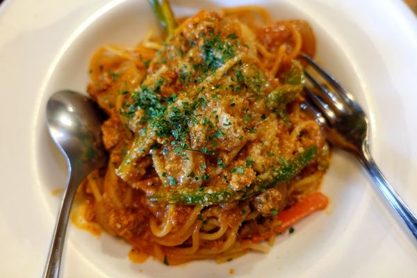 Drip Cafe 好滴：(胖樺食記)甜點及飲料會將人制約的「好滴咖啡」。冷熱交織的可拿滋讓人念茲在茲無法忘懷