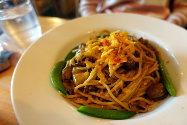 Drip Cafe 好滴：(胖樺食記)甜點及飲料會將人制約的「好滴咖啡」。冷熱交織的可拿滋讓人念茲在茲無法忘懷