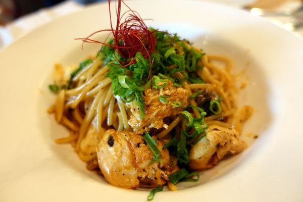 Drip Cafe 好滴：(胖樺食記)甜點及飲料會將人制約的「好滴咖啡」。冷熱交織的可拿滋讓人念茲在茲無法忘懷