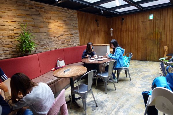 Drip Cafe 好滴：(胖樺食記)甜點及飲料會將人制約的「好滴咖啡」。冷熱交織的可拿滋讓人念茲在茲無法忘懷