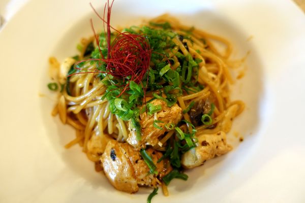 Drip Cafe 好滴：(胖樺食記)甜點及飲料會將人制約的「好滴咖啡」。冷熱交織的可拿滋讓人念茲在茲無法忘懷