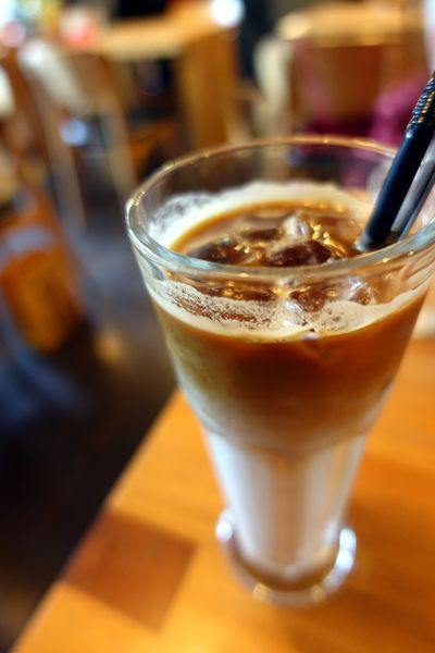 Drip Cafe 好滴：(胖樺食記)甜點及飲料會將人制約的「好滴咖啡」。冷熱交織的可拿滋讓人念茲在茲無法忘懷