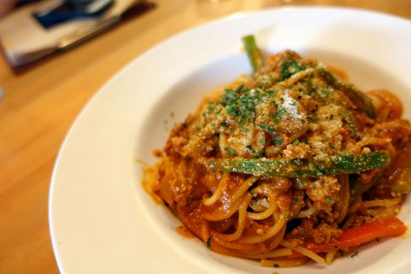 Drip Cafe 好滴：(胖樺食記)甜點及飲料會將人制約的「好滴咖啡」。冷熱交織的可拿滋讓人念茲在茲無法忘懷