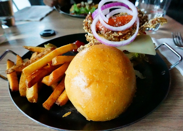 ARTCO典藏33觀景餐廳:【板橋】ARTCO典藏33觀景餐廳-『創意藝術風.餐點也驚喜』