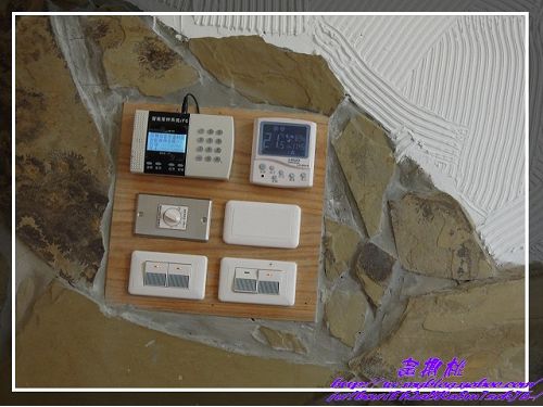 左腳右腳自由庭園休閒館(自由店)：(高雄左營區)高雄按摩~左腳右腳自由庭園休閒館(自由店)