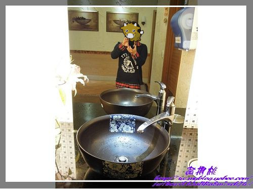 左腳右腳自由庭園休閒館(自由店)：(高雄左營區)高雄按摩~左腳右腳自由庭園休閒館(自由店)