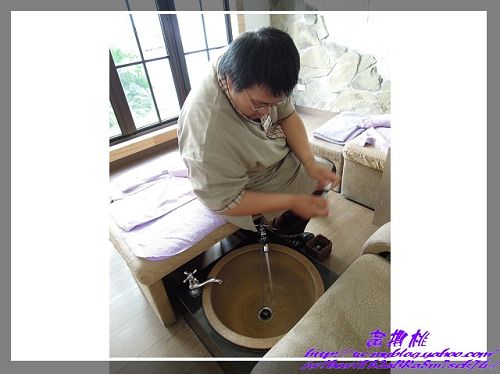 左腳右腳自由庭園休閒館(自由店)：(高雄左營區)高雄按摩~左腳右腳自由庭園休閒館(自由店)