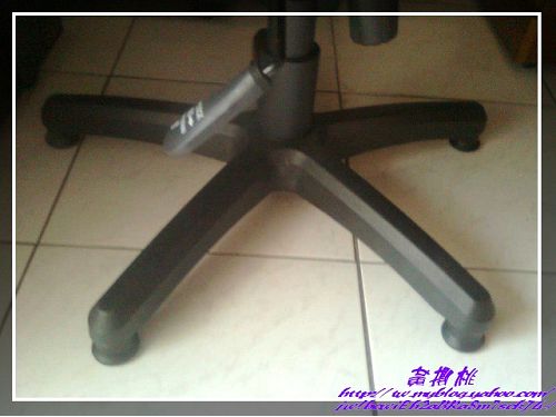 香樟木書桌與半牛皮椅子:(高雄橋頭區)真美家具