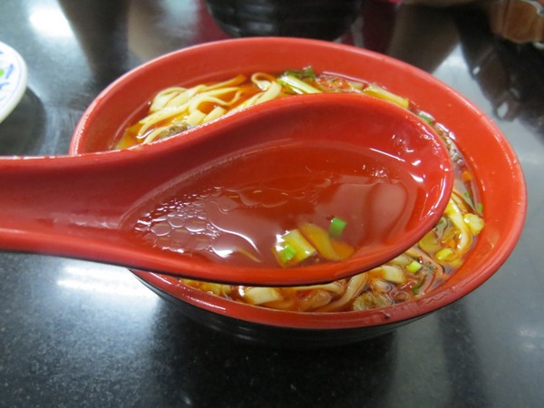 莊記牛肉麵館：有名氣≠會好吃【竹東/莊記牛肉麵館】