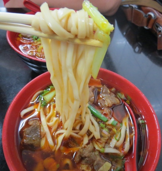 莊記牛肉麵館：有名氣≠會好吃【竹東/莊記牛肉麵館】