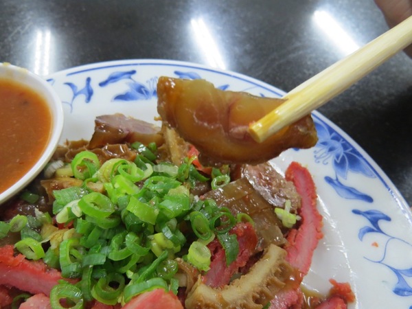 莊記牛肉麵館：有名氣≠會好吃【竹東/莊記牛肉麵館】