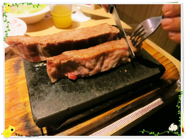 台北－新莊、輔大捷運站－饗厚牛排－享受厚度的美味－自助吧－冰淇淋台北－新莊、輔大捷運站－饗厚牛排－享受厚度的美味－岩燒特級無骨牛小排11oz