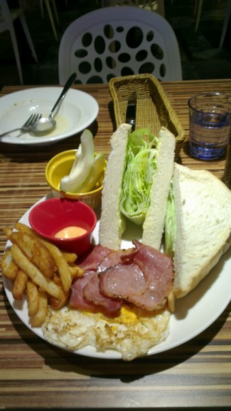 MUCH FUN饗樂美式主題餐廳:【中原夜市】隨時都可以吃到美味的美式早餐~MUCH FUN饗樂美式主題餐廳