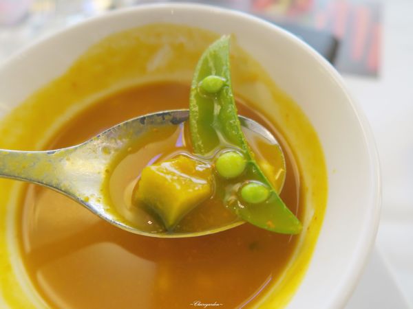 舒果新米蘭蔬食(台北南京東店)：台北 捷運松江南京站~舒果 高CP值王品素食套餐