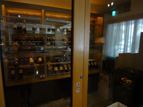 犇 和牛館：犇 和牛館 (三館) - 黑鑄鐵牛排雙重奏