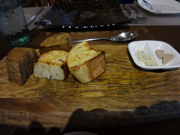 犇 和牛館：犇 和牛館 (三館) - 黑鑄鐵牛排雙重奏