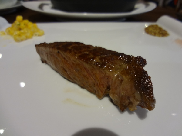 犇 和牛館：犇 和牛館 (三館) - 黑鑄鐵牛排雙重奏