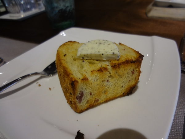 犇 和牛館：犇 和牛館 (三館) - 黑鑄鐵牛排雙重奏