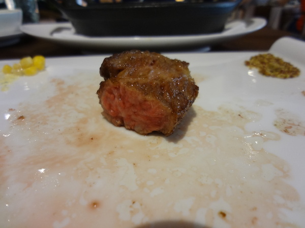 犇 和牛館：犇 和牛館 (三館) - 黑鑄鐵牛排雙重奏