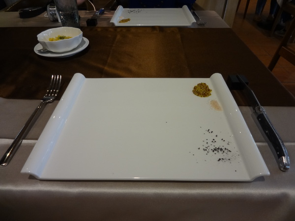 犇 和牛館：犇 和牛館 (三館) - 黑鑄鐵牛排雙重奏