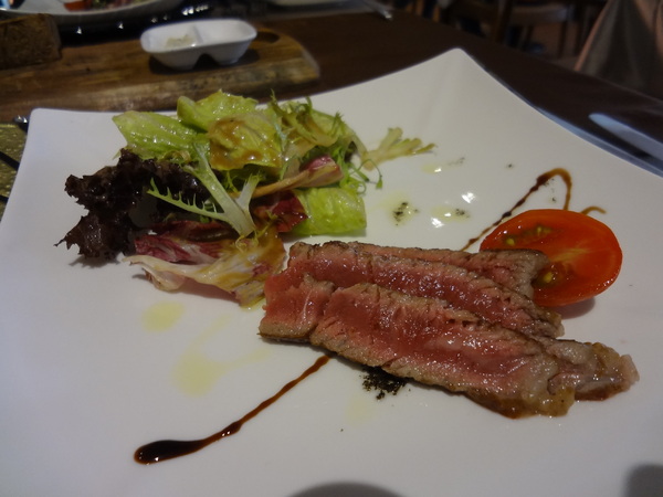 犇 和牛館：犇 和牛館 (三館) - 黑鑄鐵牛排雙重奏