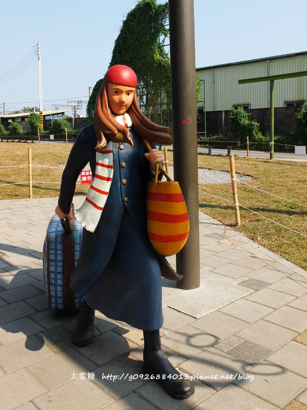 幾米廣場:【宜蘭】跟著幾米一起宜蘭小旅行。幾米廣場「向左走.向右走」、「星空」與「地下鐵」。森林裡的火車站「閉眼微笑的長頸鹿」。丟丟噹森林廣場出現飛天星空列車